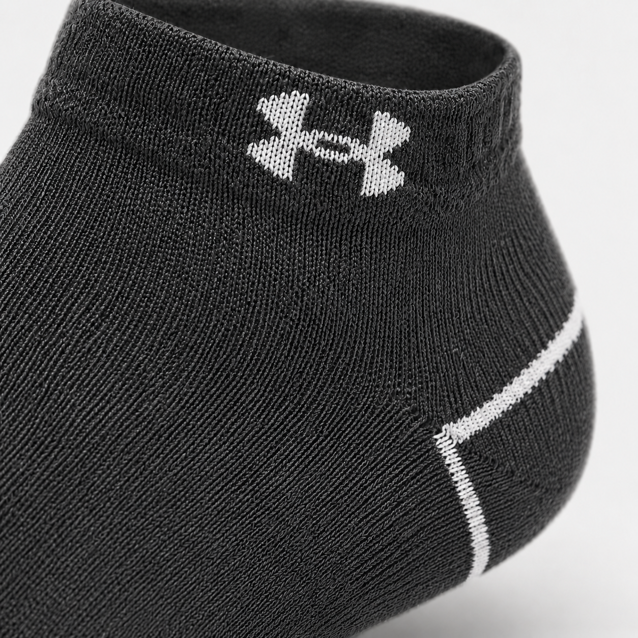 UNDER ARMOUR No-Show Athletic Socks – Cushioned Performance Ankle Socks for Gym & Casual Wear.